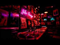 Retro Neon Music Bar Lounge with Blue Moon Signage 4K Desktop Wallpaper DWPL012