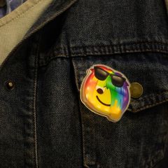 led-rainbow-emoji-pin-badge-novelty-apparel-dlhz006